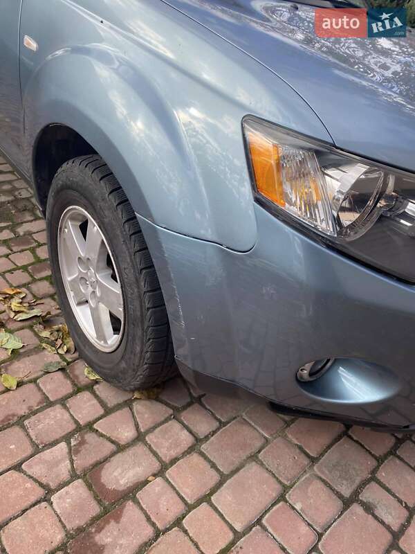 Внедорожник / Кроссовер Mitsubishi Outlander XL 2008 в Шепетовке