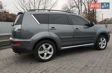 Внедорожник / Кроссовер Mitsubishi Outlander XL 2011 в Староконстантинове