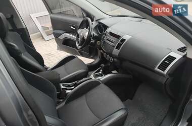 Внедорожник / Кроссовер Mitsubishi Outlander XL 2011 в Староконстантинове