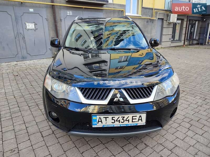 Позашляховик / Кросовер Mitsubishi Outlander XL 2008 в Івано-Франківську