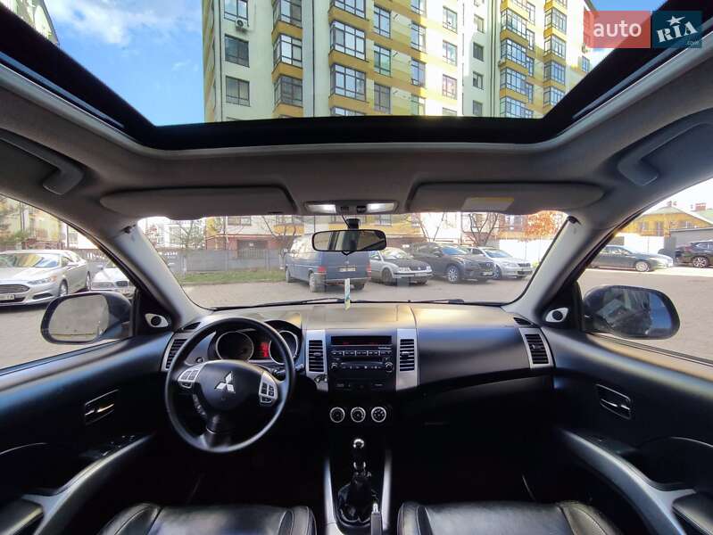 Позашляховик / Кросовер Mitsubishi Outlander XL 2008 в Івано-Франківську