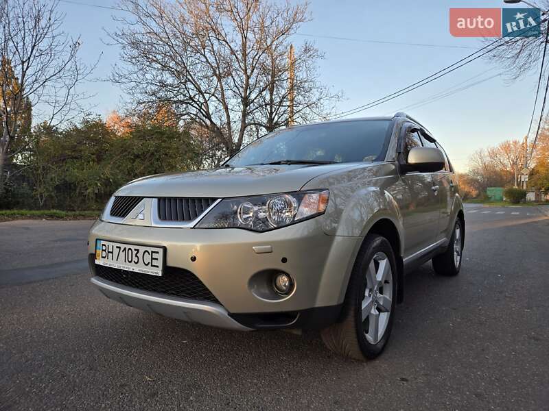 Внедорожник / Кроссовер Mitsubishi Outlander XL 2008 в Одессе