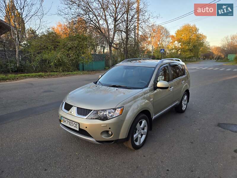 Внедорожник / Кроссовер Mitsubishi Outlander XL 2008 в Одессе