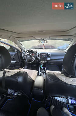 Позашляховик / Кросовер Mitsubishi Outlander XL 2007 в 