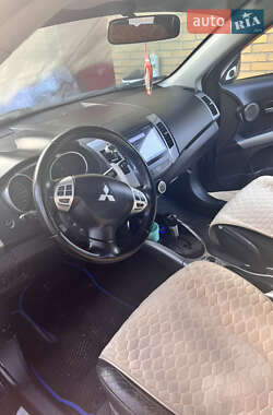 Позашляховик / Кросовер Mitsubishi Outlander XL 2007 в 