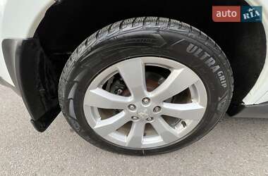 Внедорожник / Кроссовер Mitsubishi Outlander XL 2011 в 