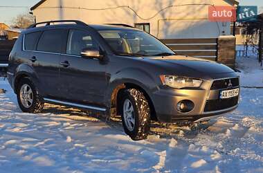 Позашляховик / Кросовер Mitsubishi Outlander XL 2011 в Вінниці