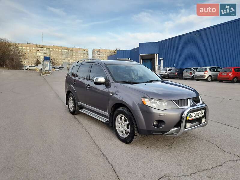 Внедорожник / Кроссовер Mitsubishi Outlander XL 2007 в Львове
