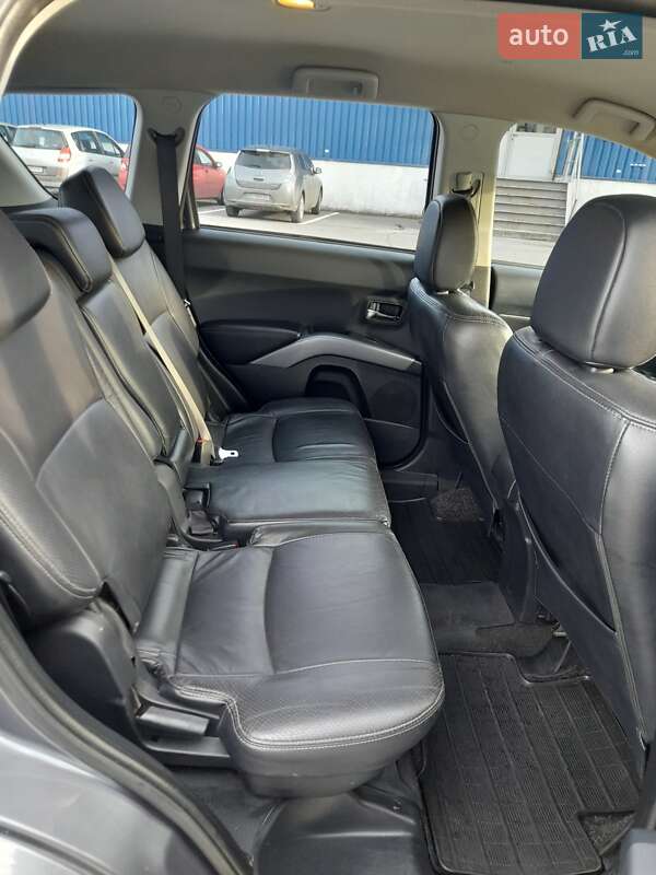 Внедорожник / Кроссовер Mitsubishi Outlander XL 2007 в Львове