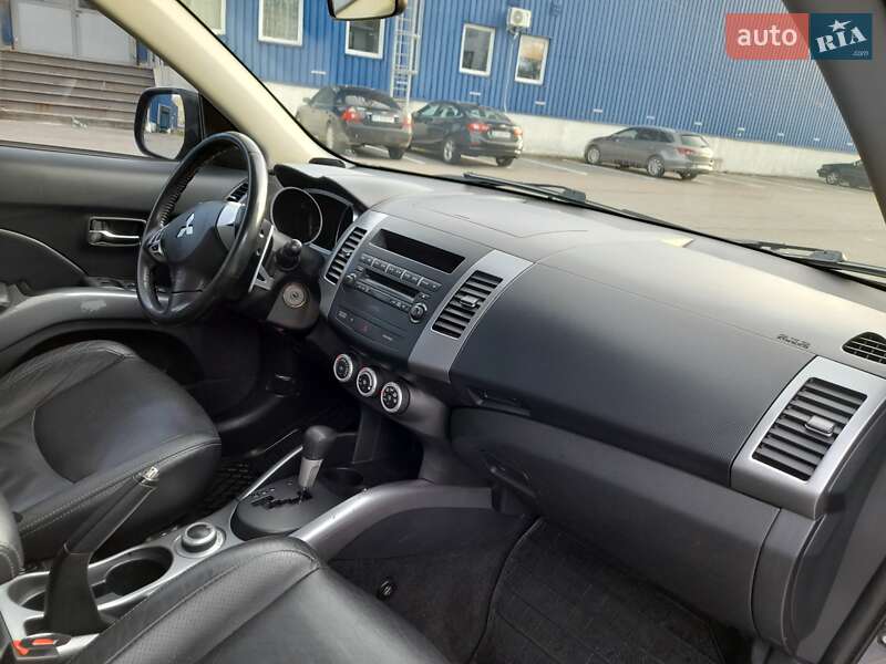 Внедорожник / Кроссовер Mitsubishi Outlander XL 2007 в Львове