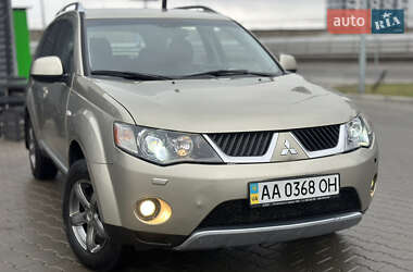 Позашляховик / Кросовер Mitsubishi Outlander XL 2008 в Києві