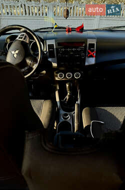 Внедорожник / Кроссовер Mitsubishi Outlander XL 2007 в 
