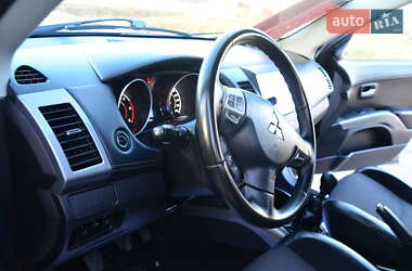 Внедорожник / Кроссовер Mitsubishi Outlander XL 2010 в Стрые