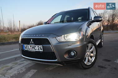 Внедорожник / Кроссовер Mitsubishi Outlander XL 2010 в Стрые