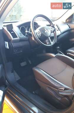 Внедорожник / Кроссовер Mitsubishi Outlander XL 2010 в 
