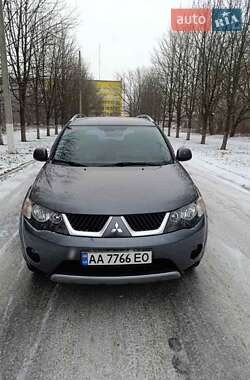 Позашляховик / Кросовер Mitsubishi Outlander XL 2008 в Харкові