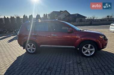 Позашляховик / Кросовер Mitsubishi Outlander XL 2008 в Чернівцях