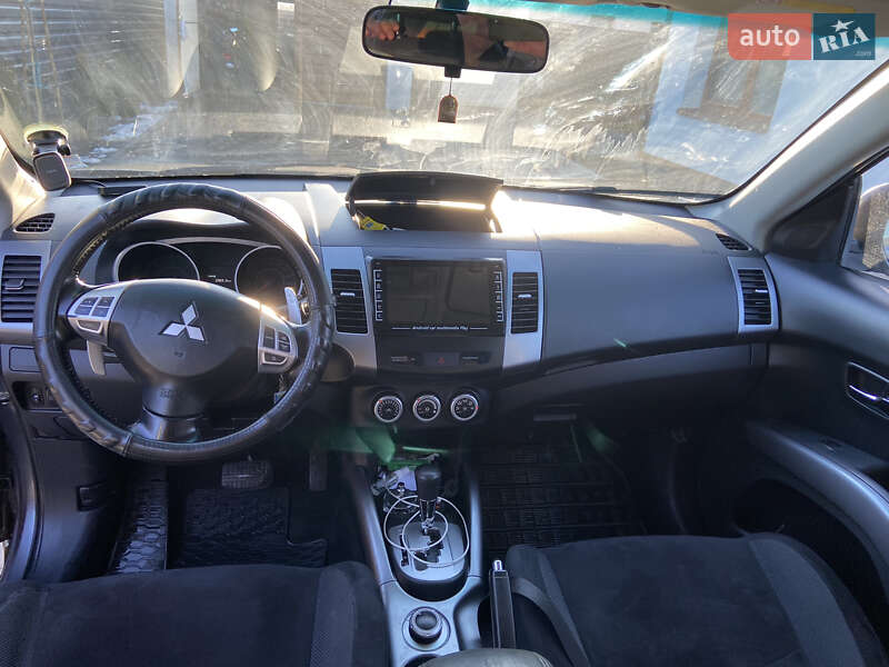 Внедорожник / Кроссовер Mitsubishi Outlander XL 2008 в Луцке