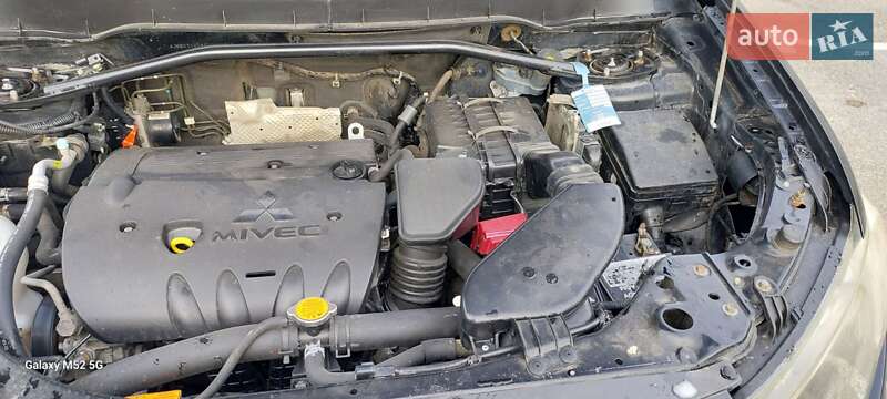 Внедорожник / Кроссовер Mitsubishi Outlander XL 2009 в Харькове