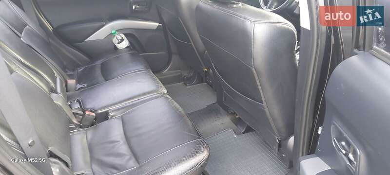 Внедорожник / Кроссовер Mitsubishi Outlander XL 2009 в Харькове