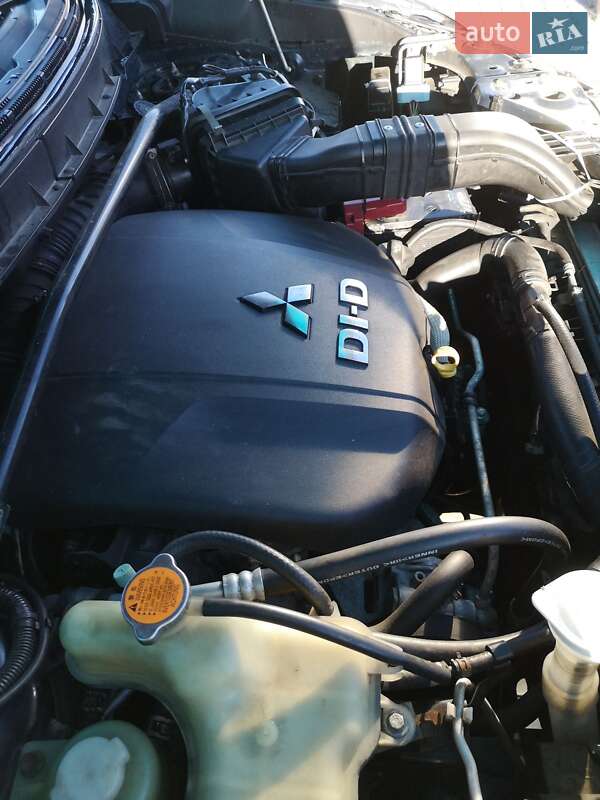 Внедорожник / Кроссовер Mitsubishi Outlander XL 2007 в Ровно