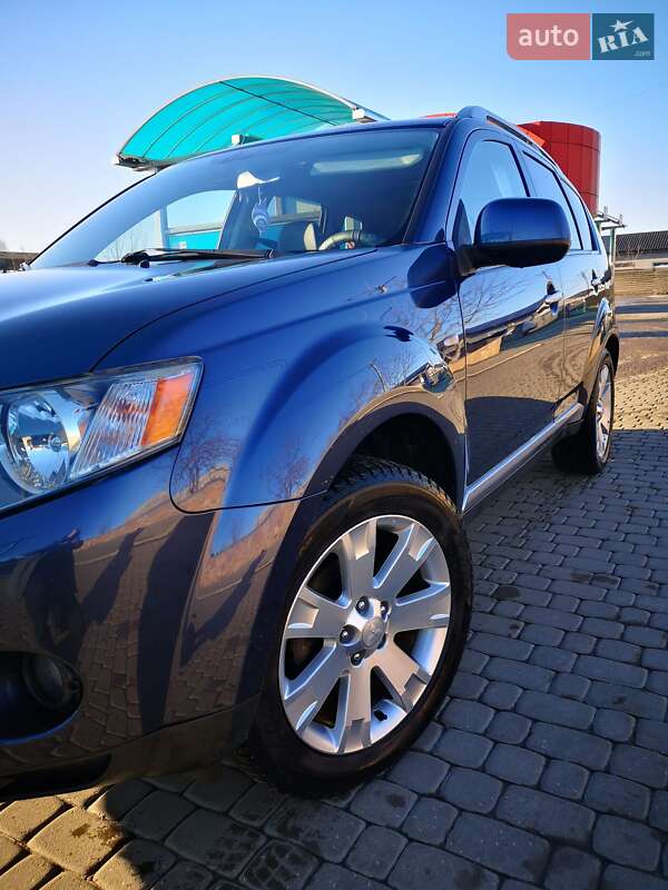 Внедорожник / Кроссовер Mitsubishi Outlander XL 2007 в Ровно