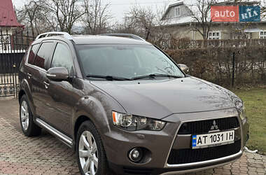 Позашляховик / Кросовер Mitsubishi Outlander XL 2010 в Коломиї