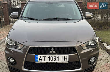 Позашляховик / Кросовер Mitsubishi Outlander XL 2010 в Коломиї