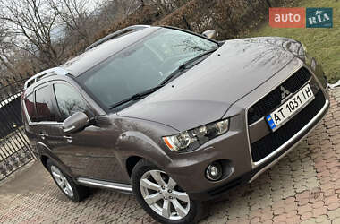 Позашляховик / Кросовер Mitsubishi Outlander XL 2010 в Коломиї