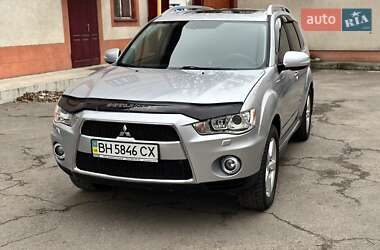 Позашляховик / Кросовер Mitsubishi Outlander XL 2010 в Одесі