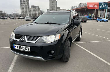 Позашляховик / Кросовер Mitsubishi Outlander XL 2008 в Києві