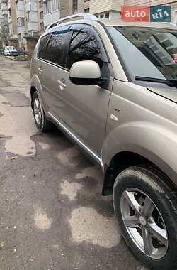Внедорожник / Кроссовер Mitsubishi Outlander XL 2007 в 
