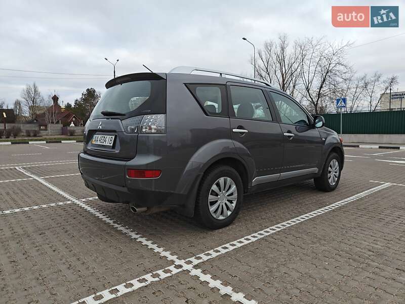 Внедорожник / Кроссовер Mitsubishi Outlander XL 2008 в Киеве