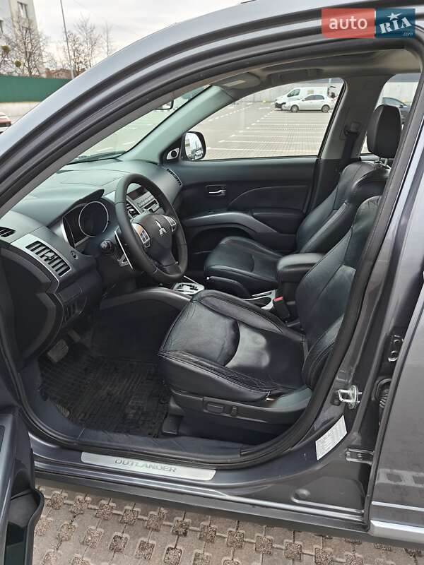 Внедорожник / Кроссовер Mitsubishi Outlander XL 2008 в Киеве