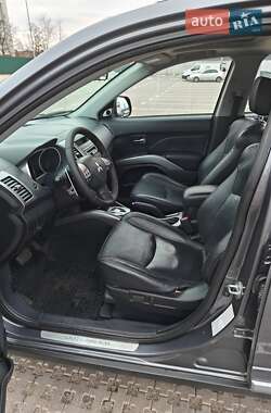 Позашляховик / Кросовер Mitsubishi Outlander XL 2008 в 
