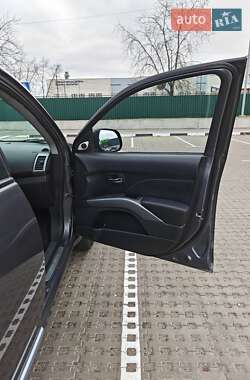 Позашляховик / Кросовер Mitsubishi Outlander XL 2008 в 