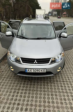 Внедорожник / Кроссовер Mitsubishi Outlander XL 2008 в Киеве