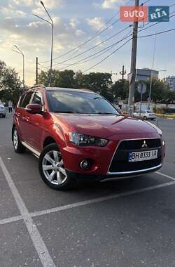 Позашляховик / Кросовер Mitsubishi Outlander XL 2011 в Одесі