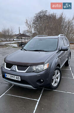 Позашляховик / Кросовер Mitsubishi Outlander XL 2008 в Броварах