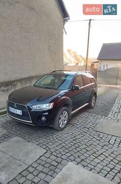 Позашляховик / Кросовер Mitsubishi Outlander XL 2011 в Тячеві