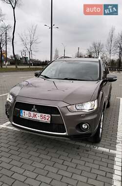 Внедорожник / Кроссовер Mitsubishi Outlander XL 2010 в Коломые