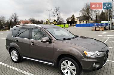 Внедорожник / Кроссовер Mitsubishi Outlander XL 2010 в Коломые