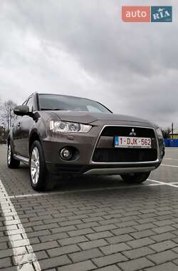 Внедорожник / Кроссовер Mitsubishi Outlander XL 2010 в Коломые