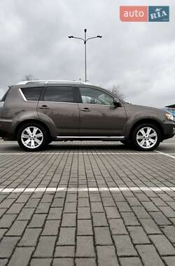 Внедорожник / Кроссовер Mitsubishi Outlander XL 2010 в Коломые