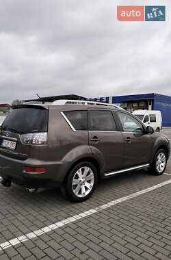 Внедорожник / Кроссовер Mitsubishi Outlander XL 2010 в Коломые