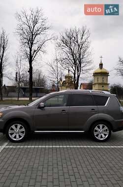 Внедорожник / Кроссовер Mitsubishi Outlander XL 2010 в Коломые