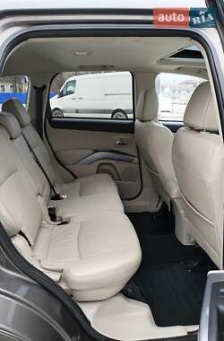 Внедорожник / Кроссовер Mitsubishi Outlander XL 2010 в Коломые