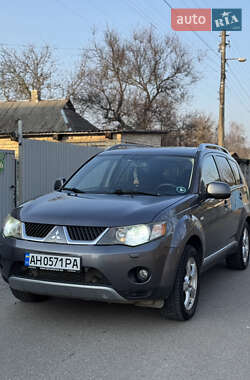 Позашляховик / Кросовер Mitsubishi Outlander XL 2008 в Києві