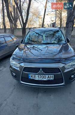 Позашляховик / Кросовер Mitsubishi Outlander XL 2011 в Дніпрі