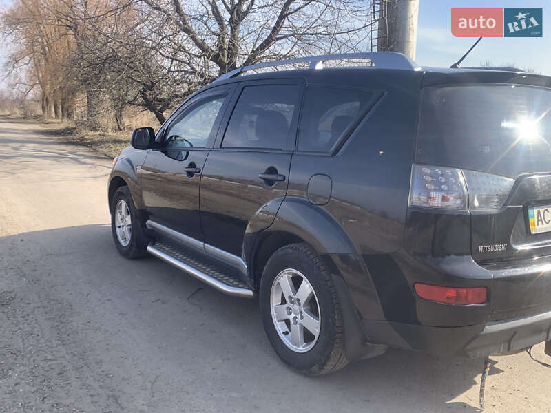 Позашляховик / Кросовер Mitsubishi Outlander XL 2008 в Рожище